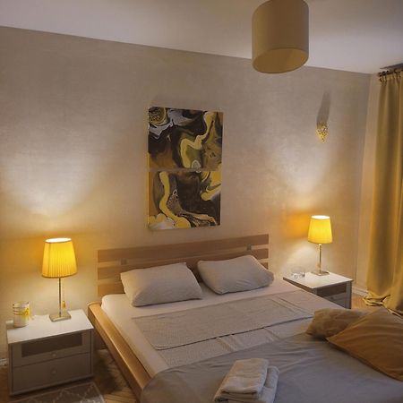 Sunflower Apartment Near Kiev Airport & Railway Station & Center City! Exteriér fotografie