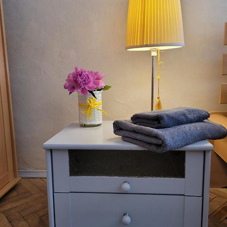Sunflower Apartment Near Kiev Airport & Railway Station & Center City! Exteriér fotografie