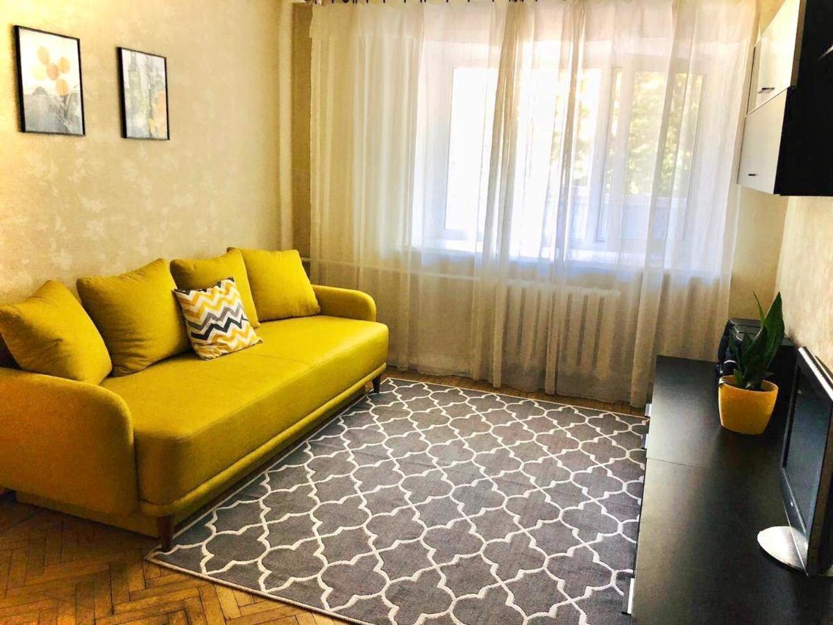 Sunflower Apartment Near Kiev Airport & Railway Station & Center City! Exteriér fotografie