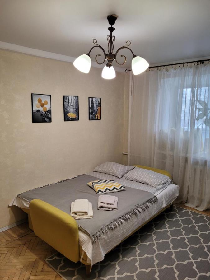 Sunflower Apartment Near Kiev Airport & Railway Station & Center City! Exteriér fotografie