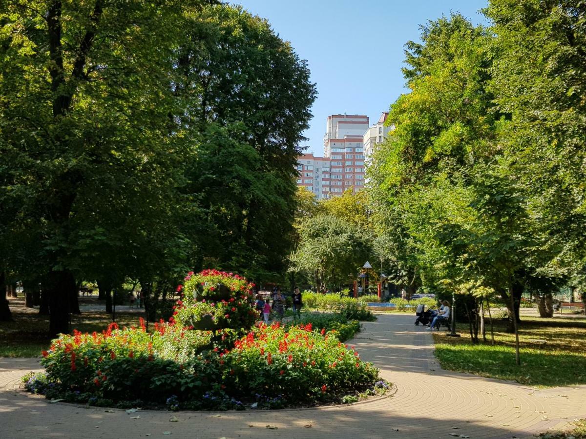 Sunflower Apartment Near Kiev Airport & Railway Station & Center City! Exteriér fotografie