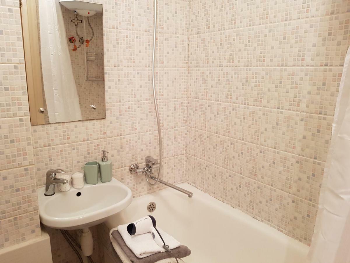 Sunflower Apartment Near Kiev Airport & Railway Station & Center City! Exteriér fotografie