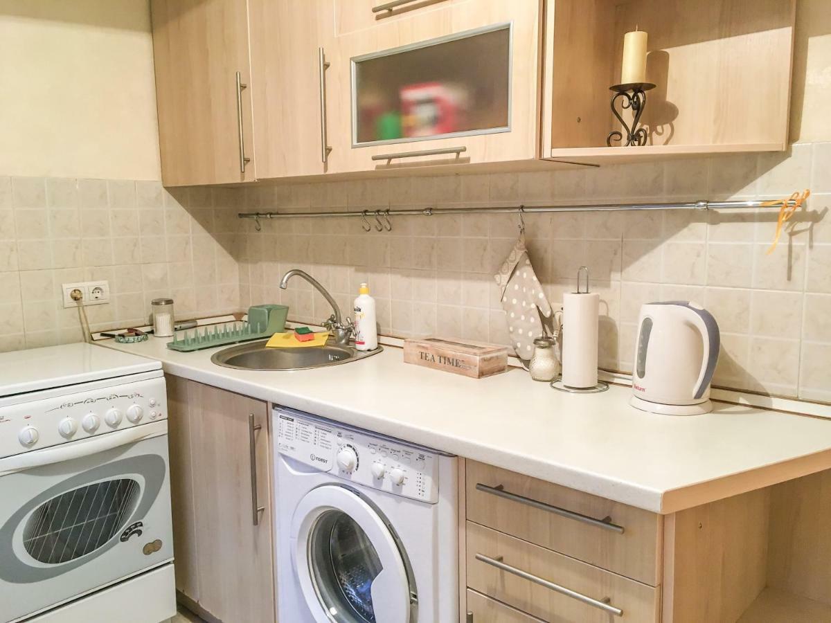 Sunflower Apartment Near Kiev Airport & Railway Station & Center City! Exteriér fotografie